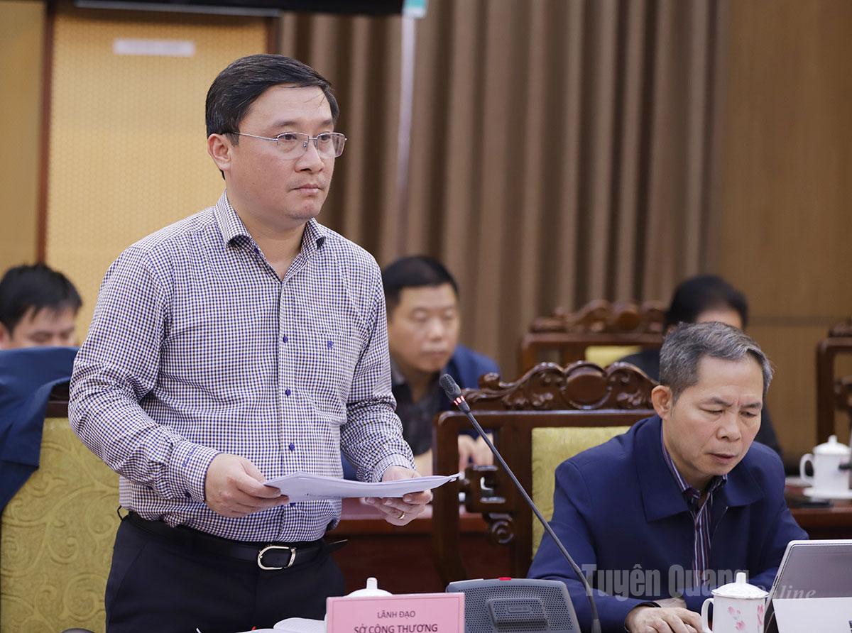 Lãnh đạo Sở Công thương tham gia góp ý tại cuộc họp.