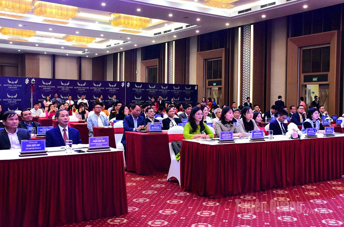 Các đại biểu dự hội nghị.