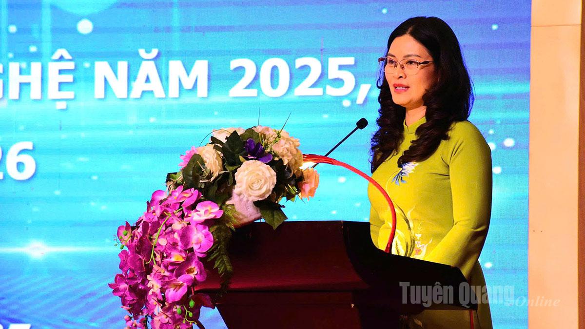 Đồng chí Vương Ngọc Hà, Ủy viên Ban Thường vụ Tỉnh ủy, Phó Chủ tịch UBND tỉnh phát biểu chỉ đạo tại hội nghị.