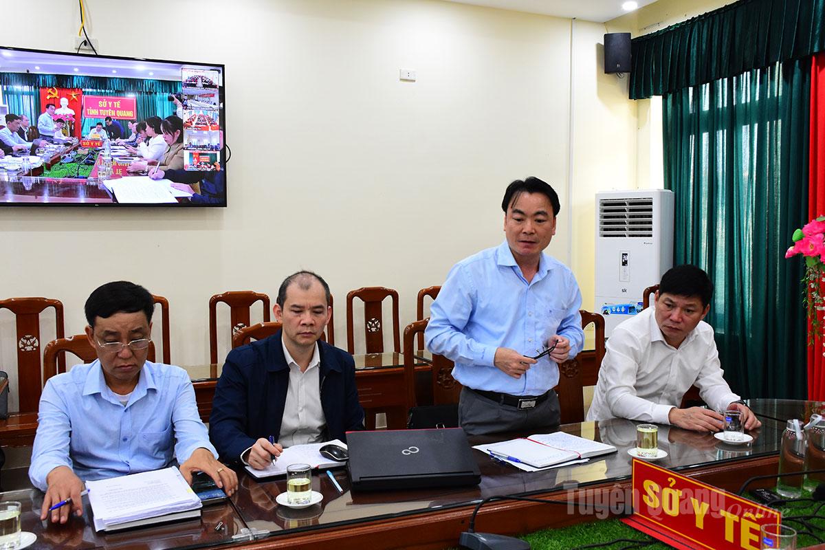 Lãnh đạo Bảo hiểm xã hội tỉnh phát biểu tại hội nghị.