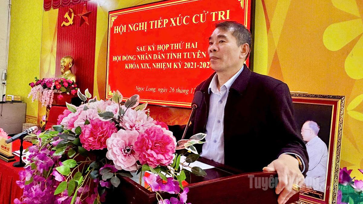 Chánh Thanh tra tỉnh Ngô Xuân Nam tiếp thu các ý kiến của cử tri.