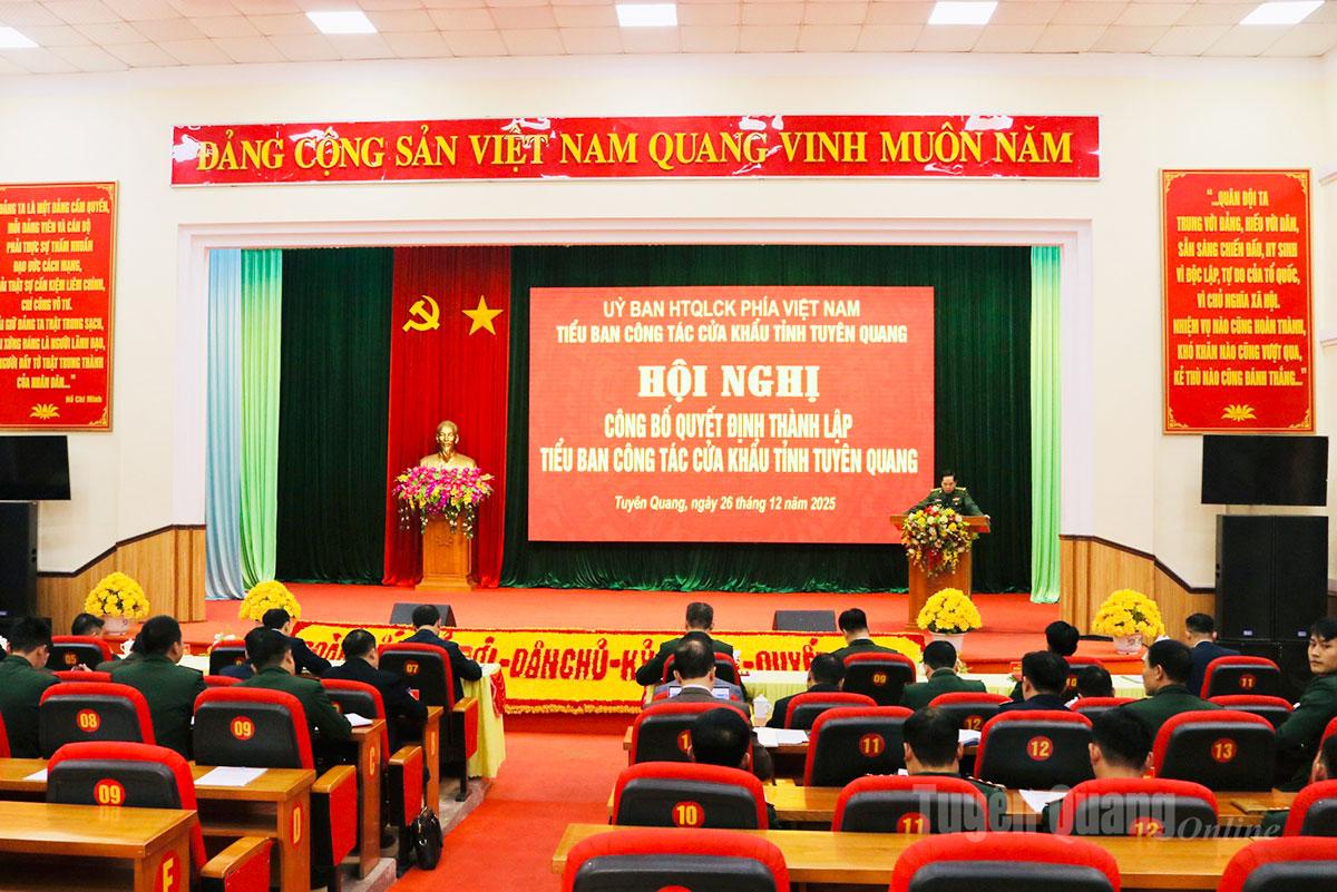 Toàn cảnh hội nghị.