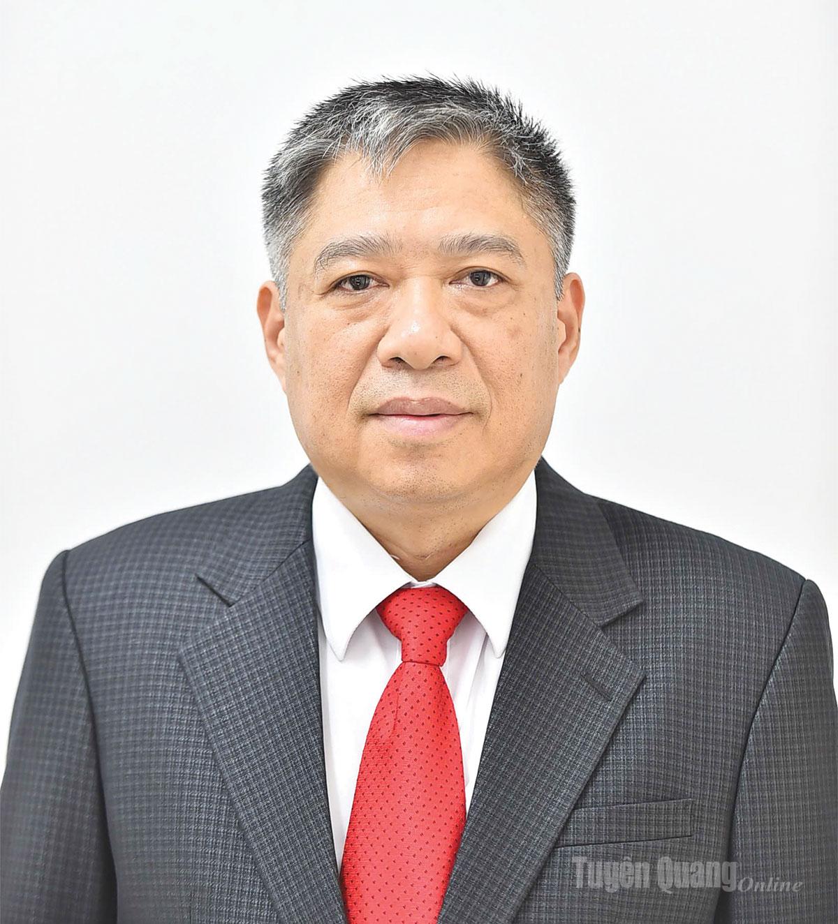 Đồng chí Nguyễn Hồng Trang, 
Ủy viên Ban Thường vụ Tỉnh ủy, 
Phó Bí thư Thường trực Đảng ủy 
các cơ quan Đảng tỉnh.