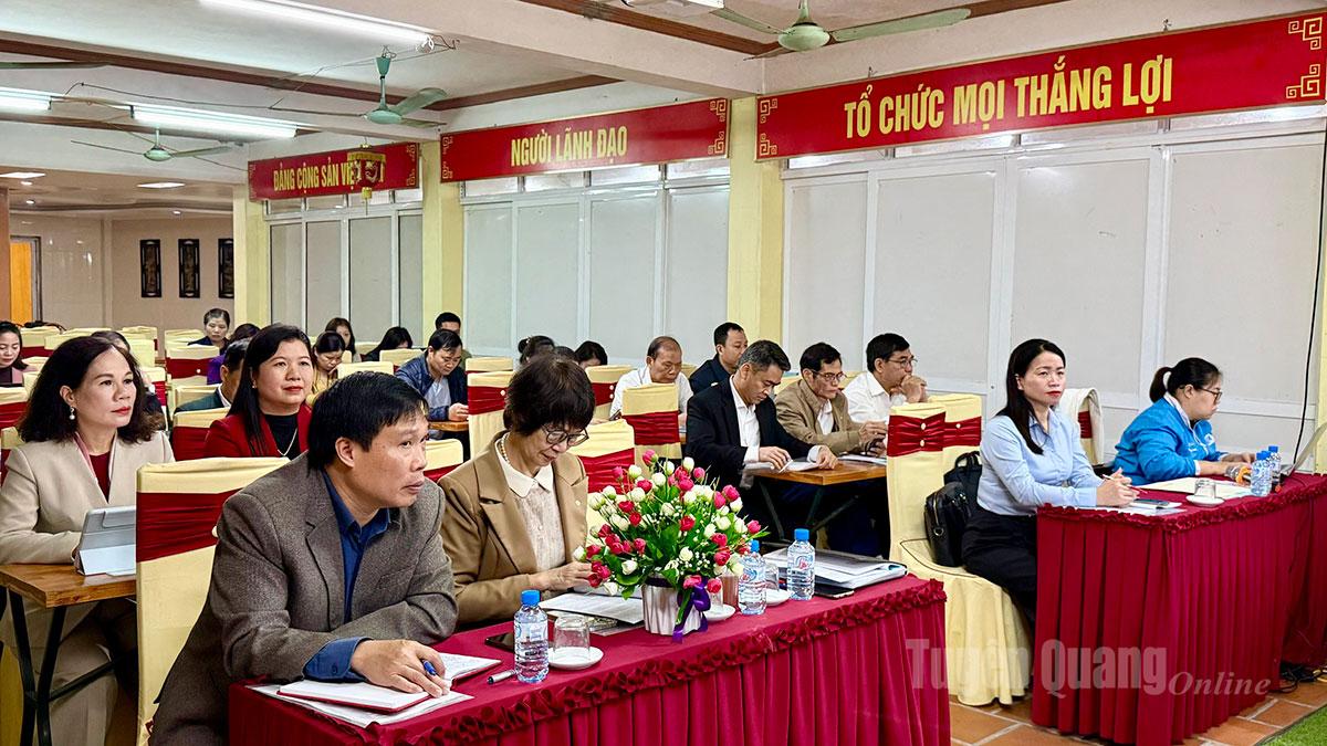 Các đại biểu dự Hội nghị.