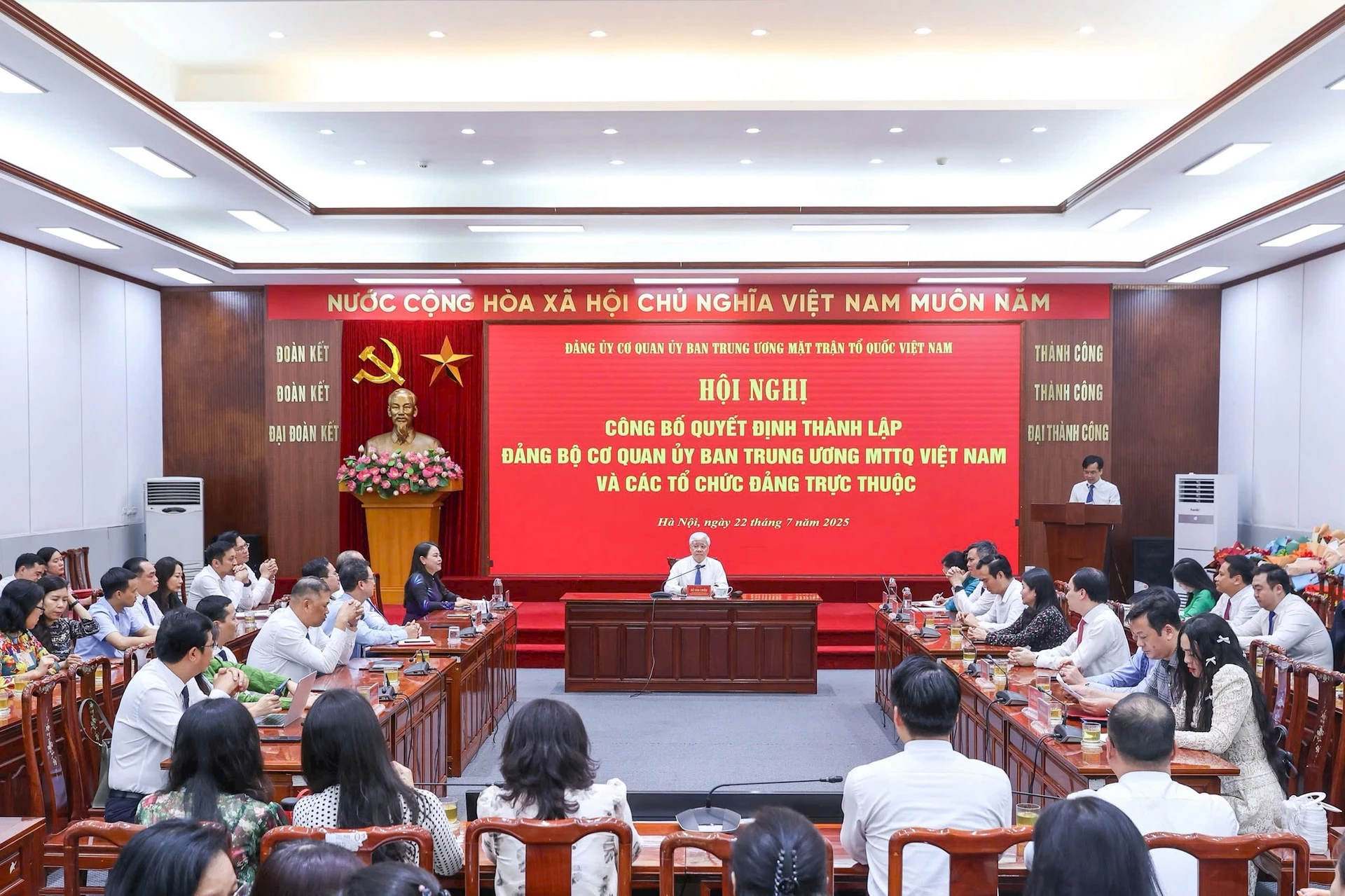 toan-canh-hn.jpg