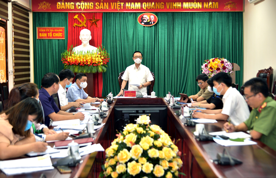 Toàn cảnh cuộc họp.