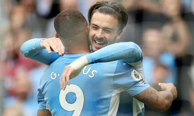 Giá trị đội hình Man City, vốn cao, tăng vọt sau khi họ mua Grealish. 