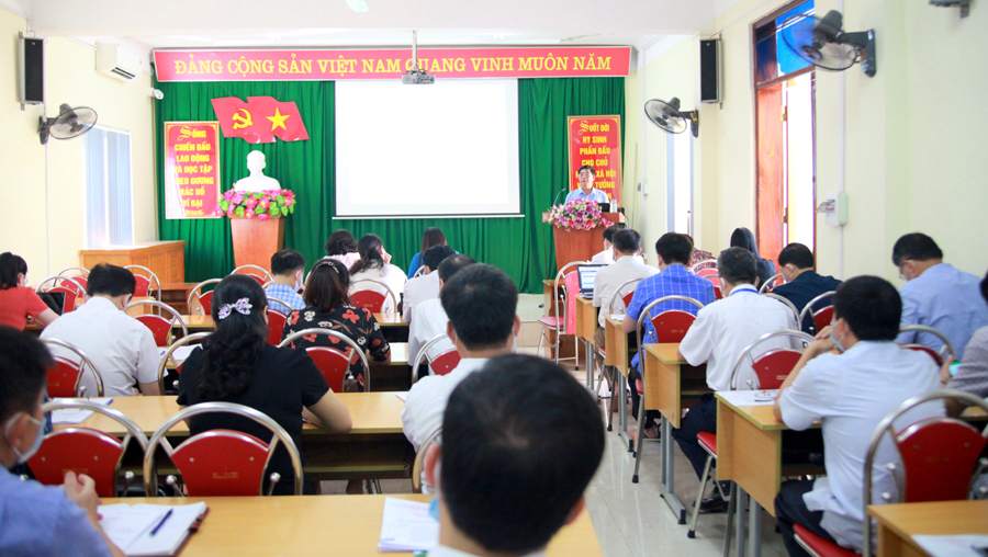 Toàn cảnh hội nghị.