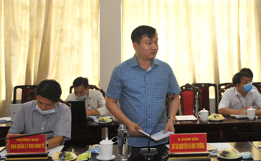 Lãnh đạo Sở Tài nguyên và Môi trường đề nghị Sở KH&ĐT khâu nối chặt chẽ giữa các sở, ngành, các liên danh tư vấn trong xây dựng phương án phát triển từng ngành và quy hoạch của tỉnh một cách đồng bộ.