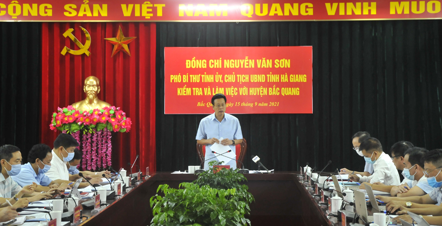 Toàn cảnh buổi làm việc.