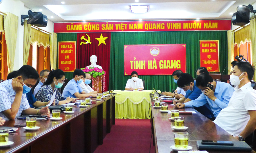 Các đại biểu dự lễ phát động tại điểm cầu tỉnh ta