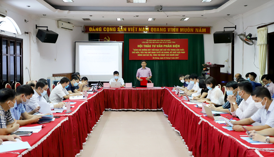 Các đại biểu tham dự hội thảo.