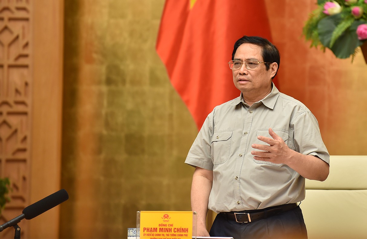 Kết luận cuộc họp, Thủ tướng nêu rõ: Sau gần 2 năm chống dịch, chúng ta đã hiểu hơn về virus, có nhiều kinh nghiệm hơn.