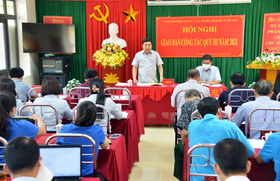Phó Bí thư Tỉnh ủy Nguyễn Mạnh Dũng phát biểu tại hội nghị