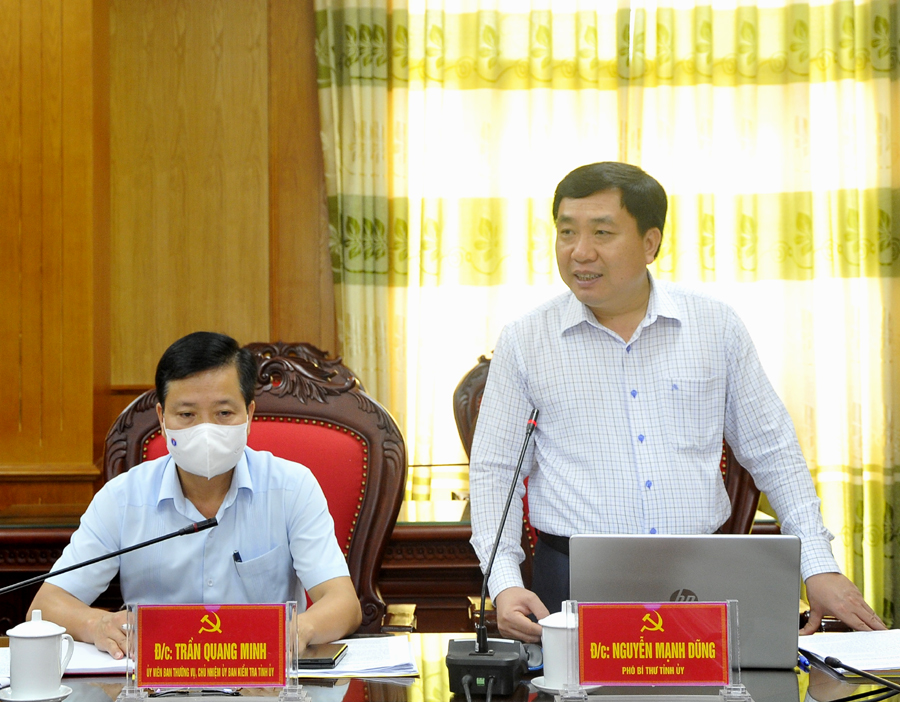 Phó Bí thư Tỉnh ủy Nguyễn Mạnh Dũng phát biểu tại buổi giao ban.