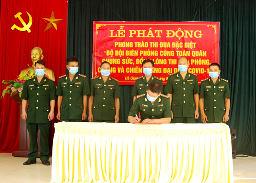 Các bộ phận trực thuộc ký kết giao ước thi đua.