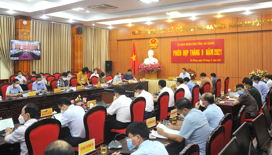 Toàn cảnh phiên họp.