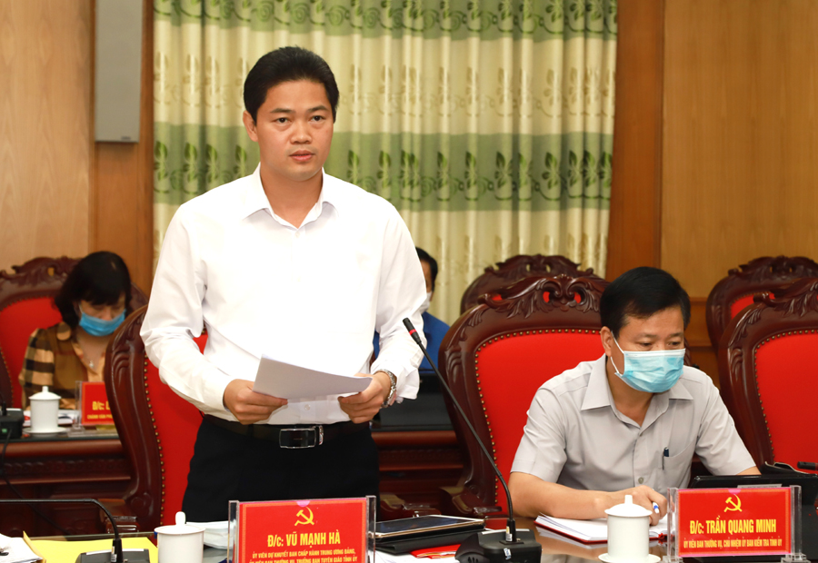 Trưởng ban Tuyên giáo Tỉnh ủy Vũ Mạnh Hà đề nghị chủ động phương án đón khách du lịch dịp cuối năm nhất là lễ hội hoa Tam giác mạch nhưng đảm bảo an toàn phòng dịch