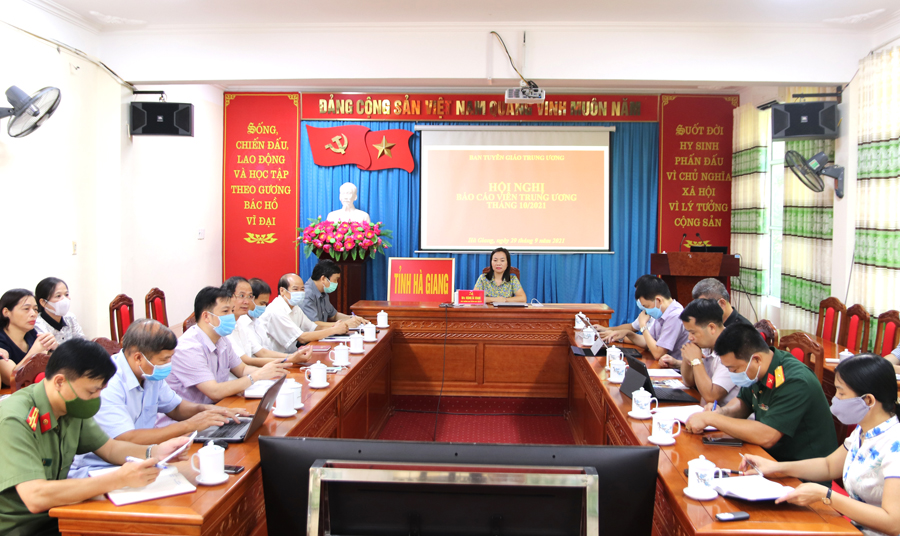 Các đại biểu tham dự hội nghị tại điểm cầu tỉnh Hà Giang.