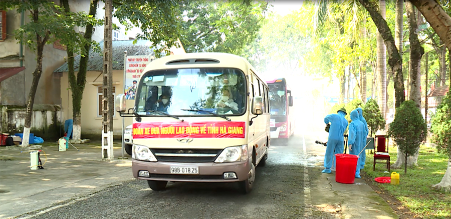 Tỉnh Hà Giang chủ động đón lao động từ Bắc Giang trở về địa phương hồi tháng 6.2021 để đảm bảo công tác phòng, chống dịch Covid-19. 
