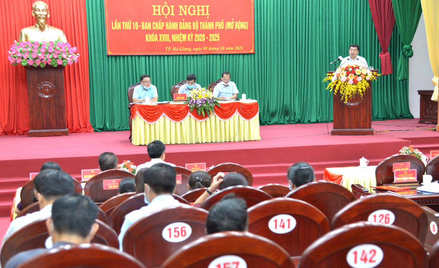 Toàn cảnh hội nghị.