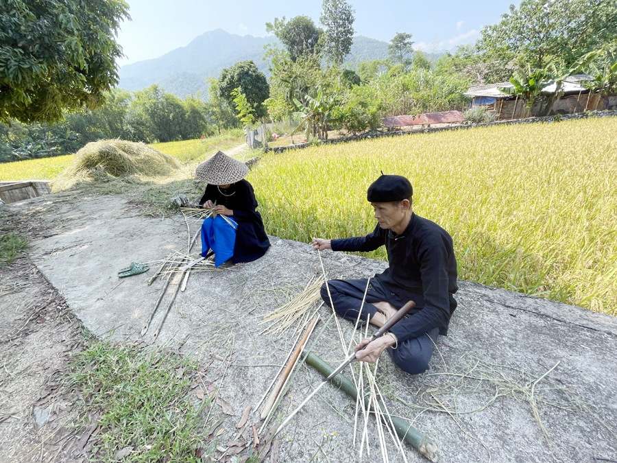 Nghề đan lát đã có ở Phương Tiến từ lâu và tồn tại đến ngày nay theo hình thức 