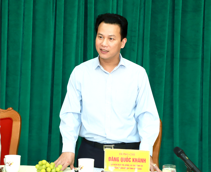 Bí thư Tỉnh ủy Đặng Quốc Khánh phát biểu tại buổi gặp mặt