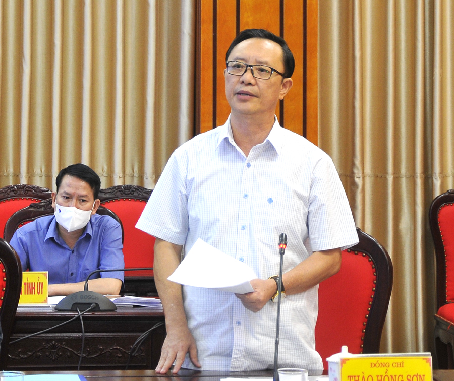 Phó Bí thư Thường trực Tỉnh ủy, Chủ tịch HĐND tỉnh Thào Hồng Sơn phát biểu tại buổi làm việc.