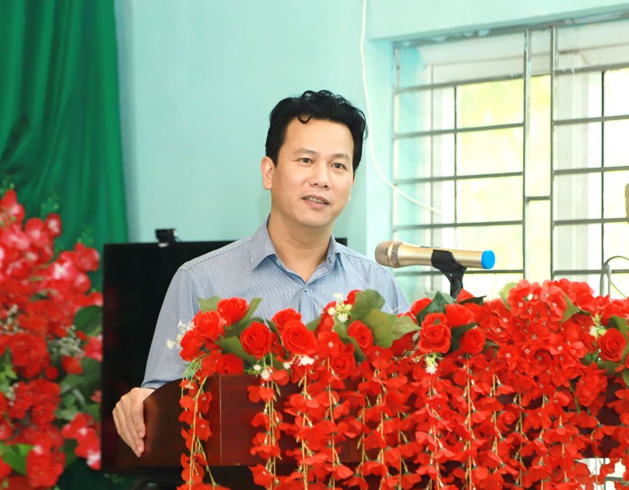 Bí thư Tỉnh ủy Đặng Quốc Khánh phát biểu tại buổi tiếp xúc