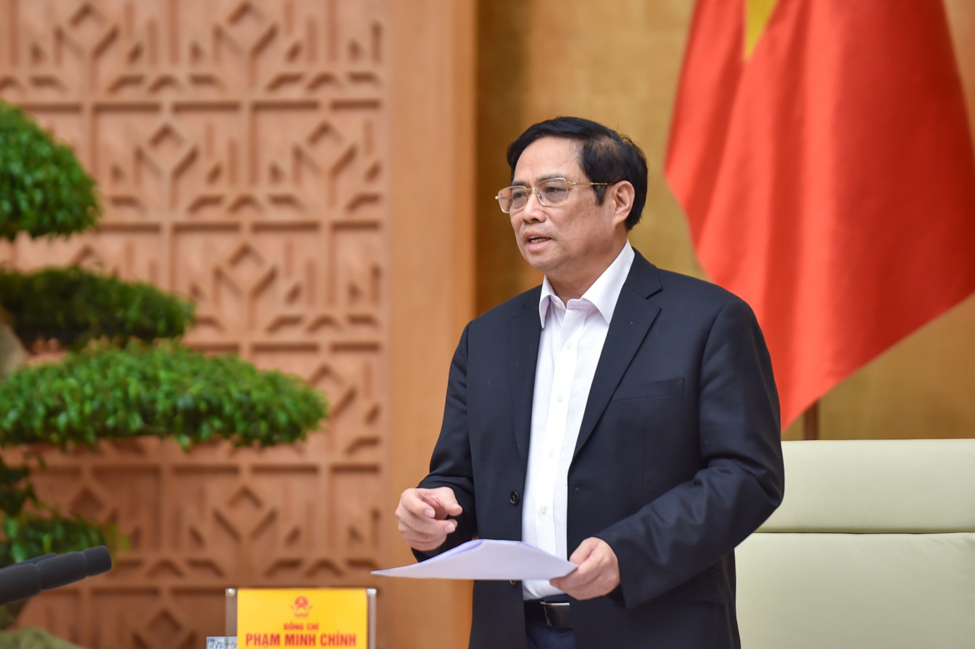 Thủ tướng nhấn mạnh “tình đồng chí, nghĩa đồng bào rất quan trọng trong những thời khắc khó khăn”.