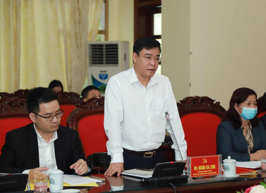 Phó Chủ tịch Thường trực UBND tỉnh Hoàng Gia Long nêu khó khăn trong xây dựng hạ tàng dữ liệu của tỉnh