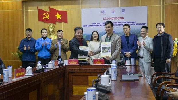 Lễ ký kết trồng mới 1 triệu cây xanh khôi phục rừng đầu nguồn Mèo Vạc. (Ảnh: Bộ TNMT cung cấp)