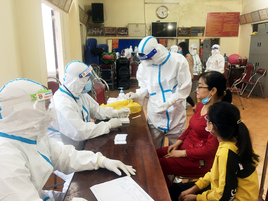 Lực lượng y tế đang nỗ lực truy vết dịch tại nhiều địa bàn trong thành phố để sớm kiểm soát dịch.