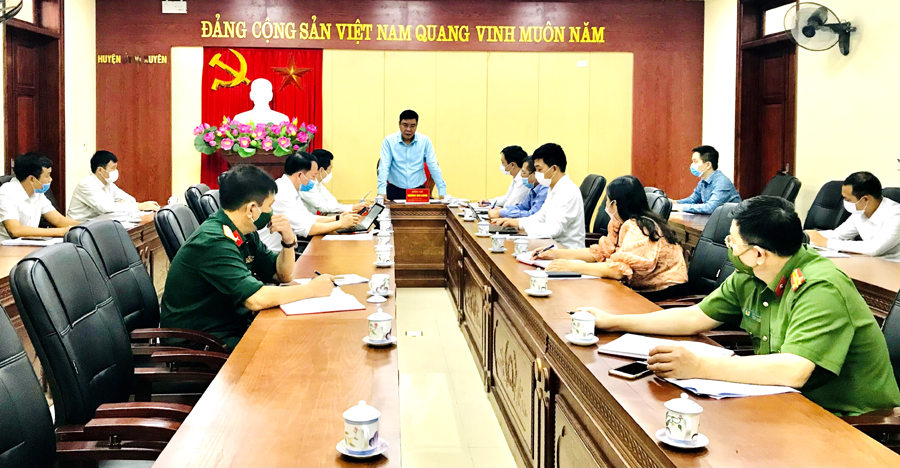 Phó Chủ tịch Thường trực UBND tỉnh Hoàng Gia Long phát biểu kết luận buổi làm việc.