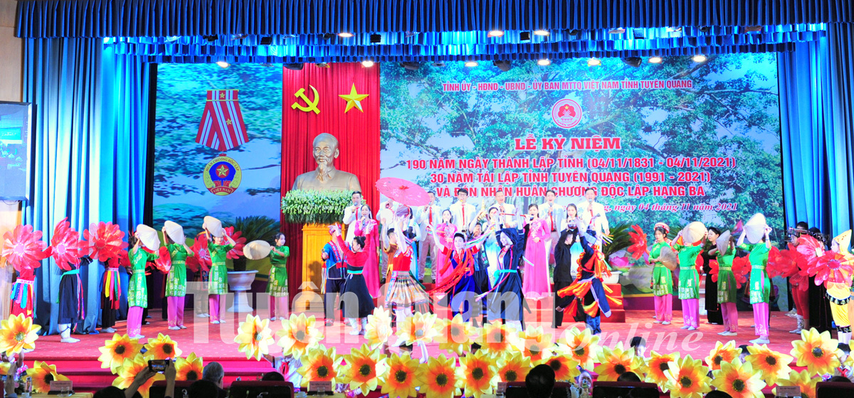 Một tiết mục văn nghệ tại Lễ kỷ niệm.