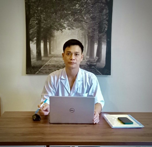 Bác sĩ CK.I Vũ Văn Giang, Phó Giám đốc Bệnh viện Đa khoa huyện Vị Xuyên, Trưởng đoàn y tế tình nguyện tỉnh Hà Giang hỗ trợ tỉnh Bình Dương