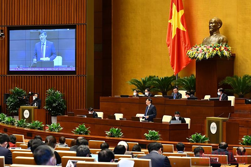 Quang cảnh phiên chất vấn về lĩnh vực y tế, sáng 10/11. 