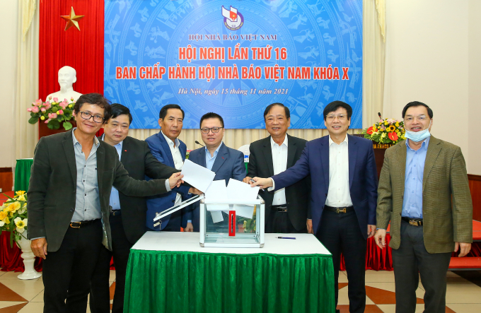 Với tinh thần làm việc khẩn trương, nghiêm túc và trách nhiệm, các đại biểu đã thống nhất giới thiệu nhân sự tham gia Ban Chấp hành, Ban Thường vụ, ban Kiểm tra, giới thiệu nhân sự giữ chức danh Phó Chủ tịch Hội, Chủ tịch Hội.