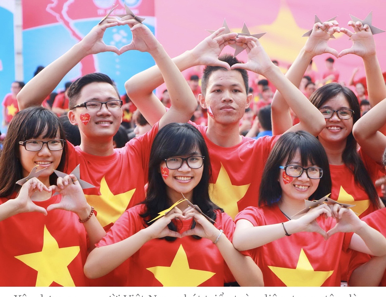 Xây dựng con người Việt Nam phát triển toàn diện, trọng tâm là bồi dưỡng tinh thần yêu nước, lòng tự hào dân tộc, đạo đức, lối sống và nhân cách _Ảnh: Tư liệu