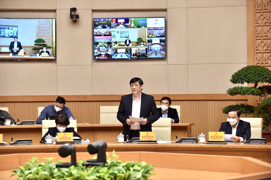 Bộ trưởng Bộ Y tế Nguyễn Thanh Long: Trong hơn 1 tháng đầu tiên thực hiện Nghị quyết 128, số ca tử vong giảm 46,3%, số đang điều trị tại bệnh viện giảm 25,3%, số ca nặng, nguy kịch giảm 40,8%. 