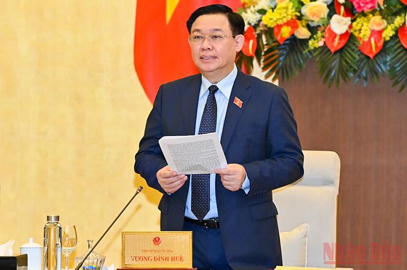 Chủ tịch Quốc hội Vương Đình Huệ phát biểu khai mạc phiên họp.
