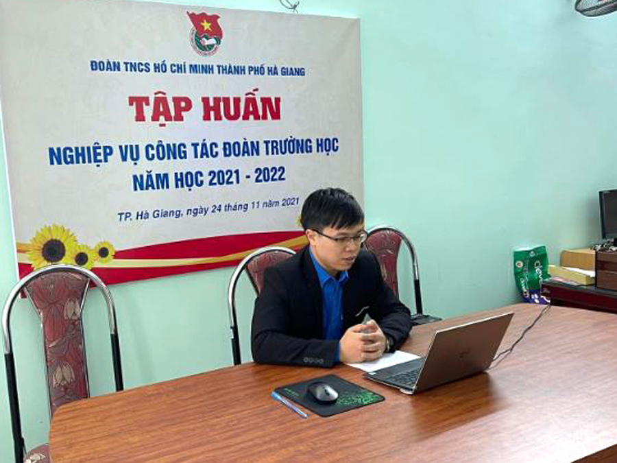 Bí thư Thành đoàn Đỗ Hà Văn triển khai những kiến thức, nghiệp vụ cơ bản về công tác Đoàn