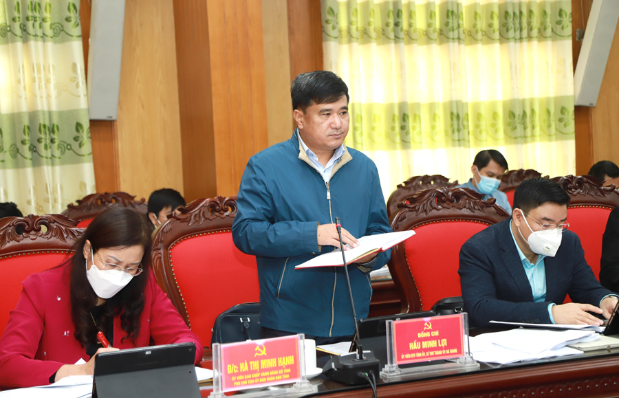 Bí thư Thành ủy Hà Giang Hầu Minh Lợi chia sẻ thông tin, kinh nghiệm phòng, chống dịch trên địa bàn. Đề xuất quan tâm tuyên truyền các biện pháp phòng, chống dịch cho đồng bào dân tộc thiểu số  