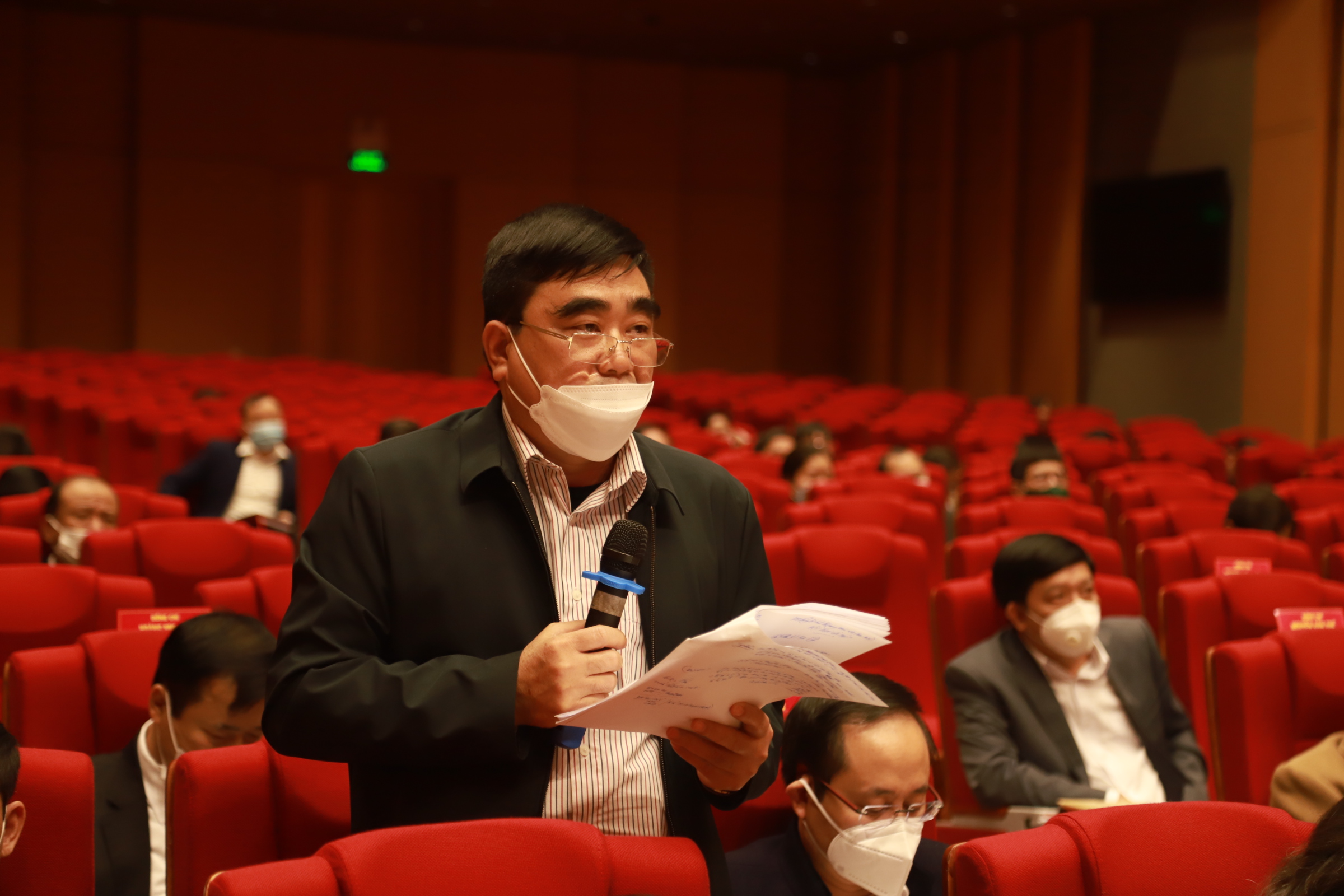 Bí thư Huyện ủy Quản Bạ Hoàng Đình Phới phân tích dư địa có thể hoàn thành  các mục tiêu, chỉ tiêu đề ra trong năm 2022