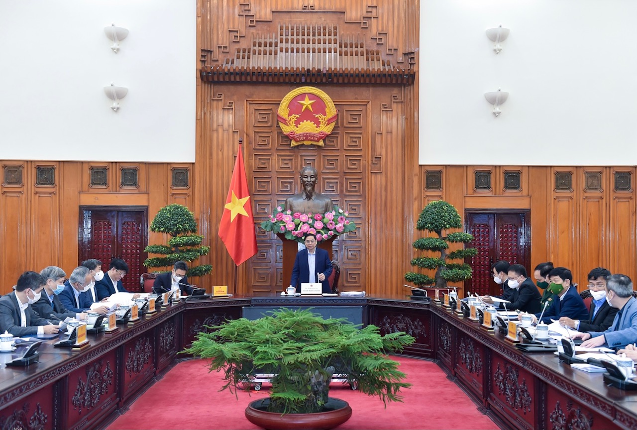 Thủ tướng Phạm Minh Chính khẳng định: Quan điểm chỉ đạo của Đảng, Nhà nước là quyết tâm, phấn đấu sản xuất bằng được vaccine, thuốc điều trị trong nước để chủ động phòng chống dịch hiệu quả, tiết kiệm ngân sách và chứng minh trí tuệ, sức sáng tạo của con người Việt Nam.