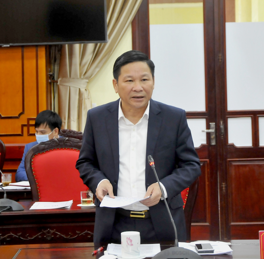 Phó Chủ tịch HĐND tỉnh Hoàng Văn Vịnh phát biểu tại buổi giám sát.