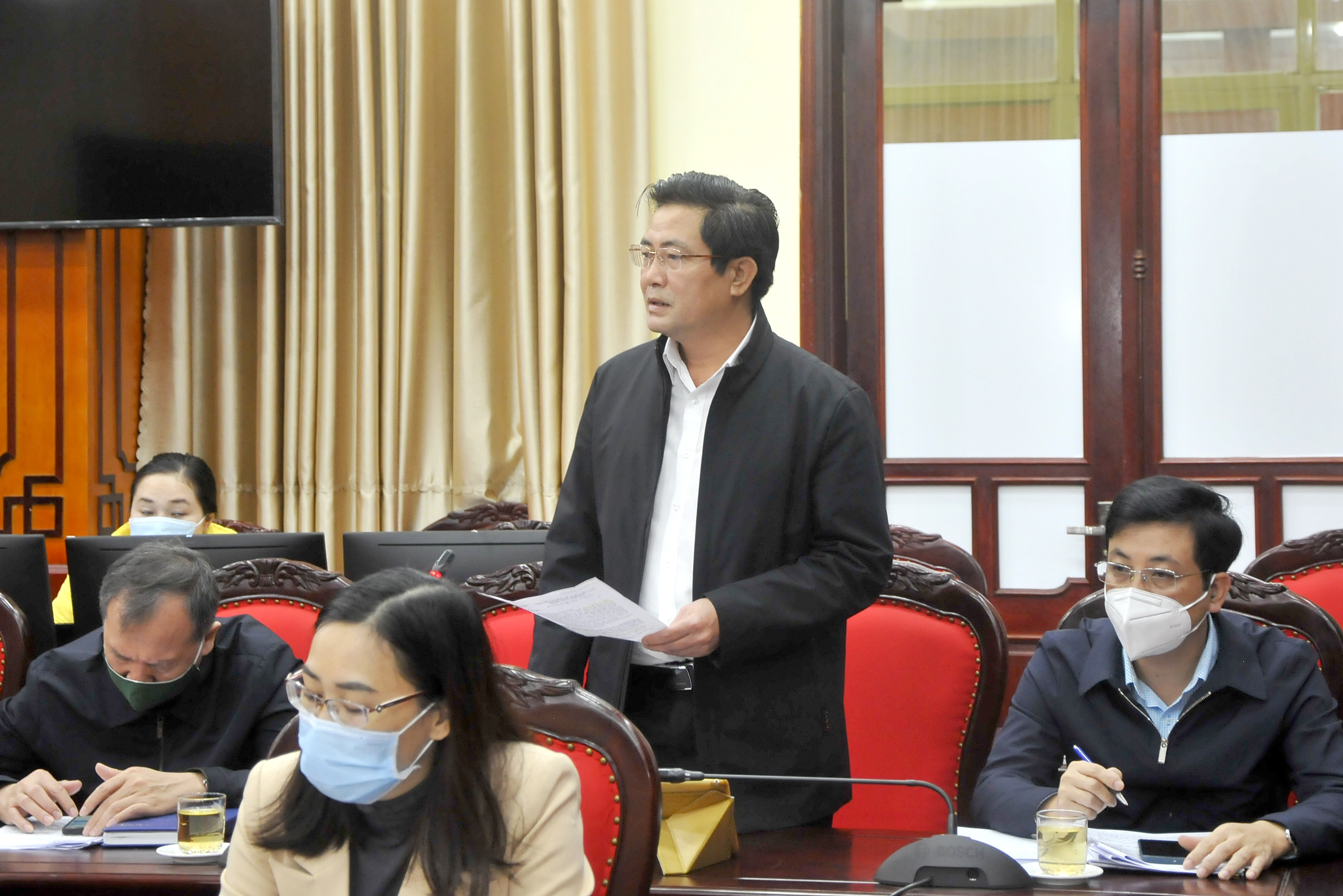 Lãnh đạo Sở Nông nghiệp và PTNT giải trình các nội dung liên quan đến lĩnh vực nông, lâm nghiệp.