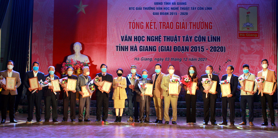 Các tác giả, nhóm tác giả đạt Giải B trong cuộc thi