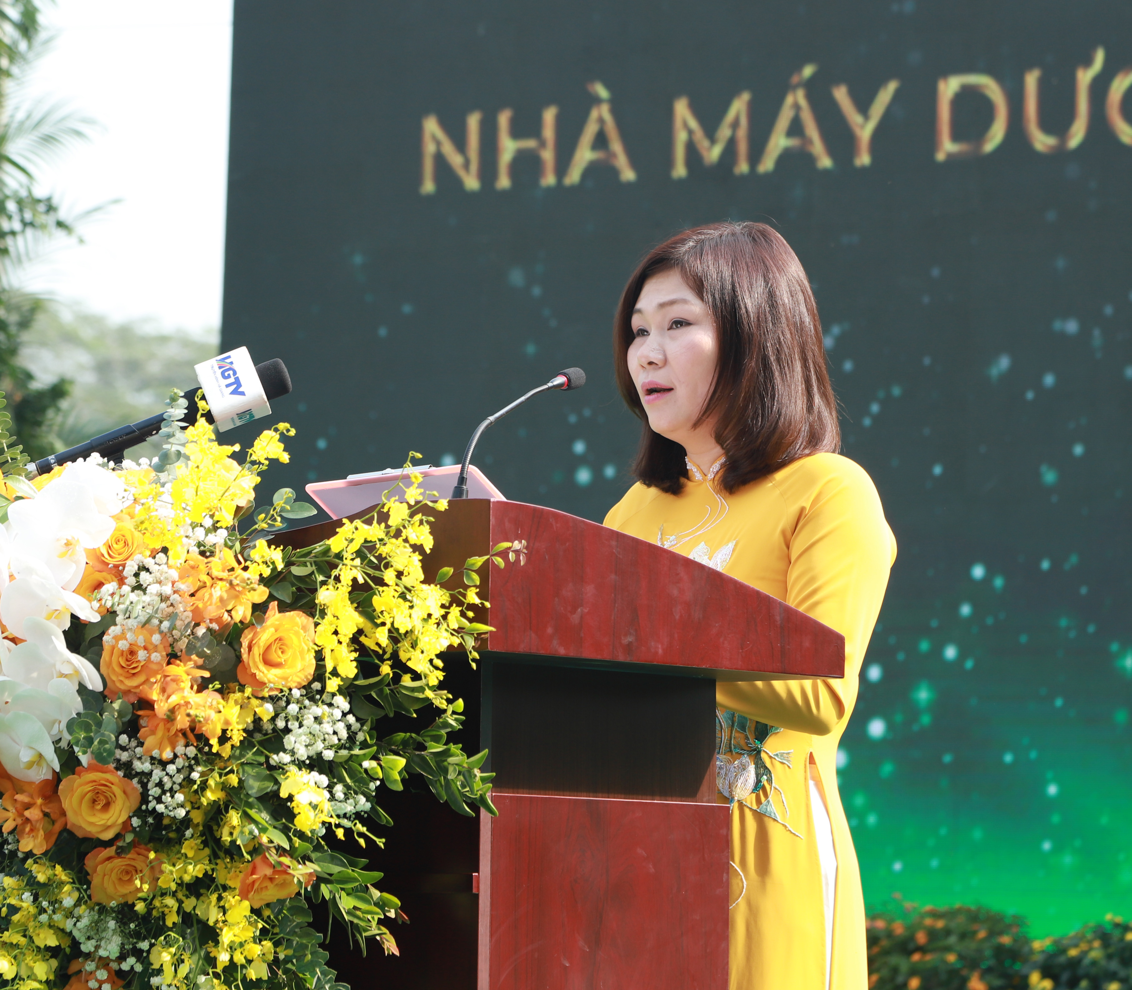 Giám đốc Công ty Cổ phần dược liệu Bông Sen Vàng báo cáo quá trình đầu tư tại Hà Giang và Nhà máy dược phẩm Bông Sen Vàng
