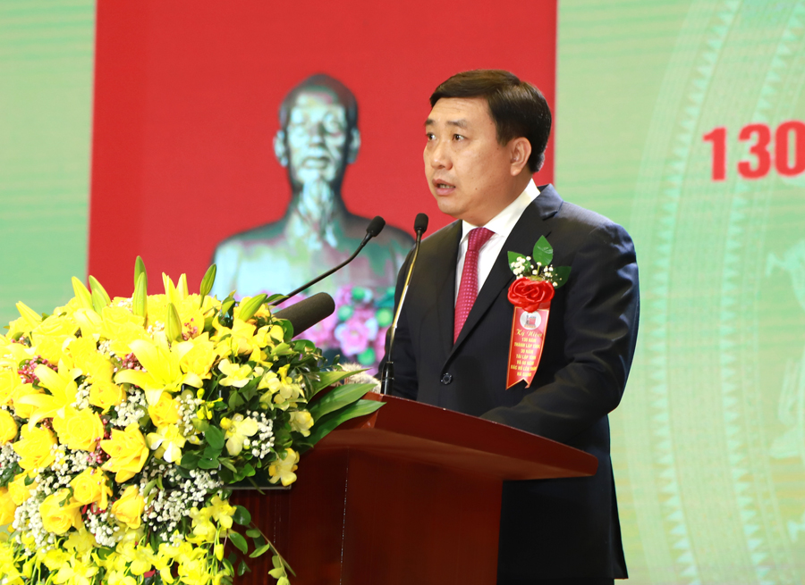 Phó Bí thư Tỉnh ủy Nguyễn Mạnh Dũng điều hành lễ kỷ niệm.